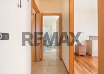 Hall / corridoio - Three-room apartment via filanda
 
26, Sulbiate - photo 20