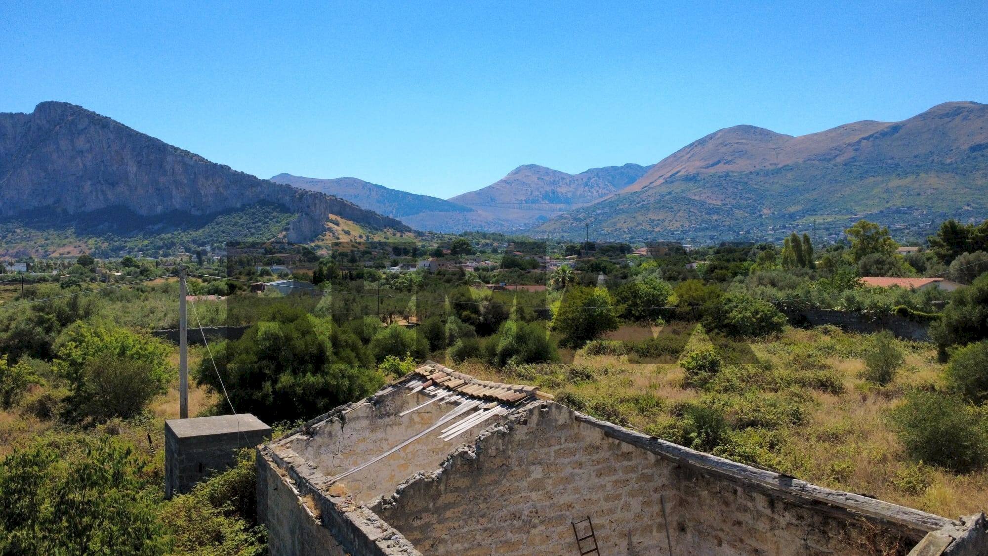 Vista delle montagne - Terreno agricolo via Dominici
 
snc, Carini - foto 1