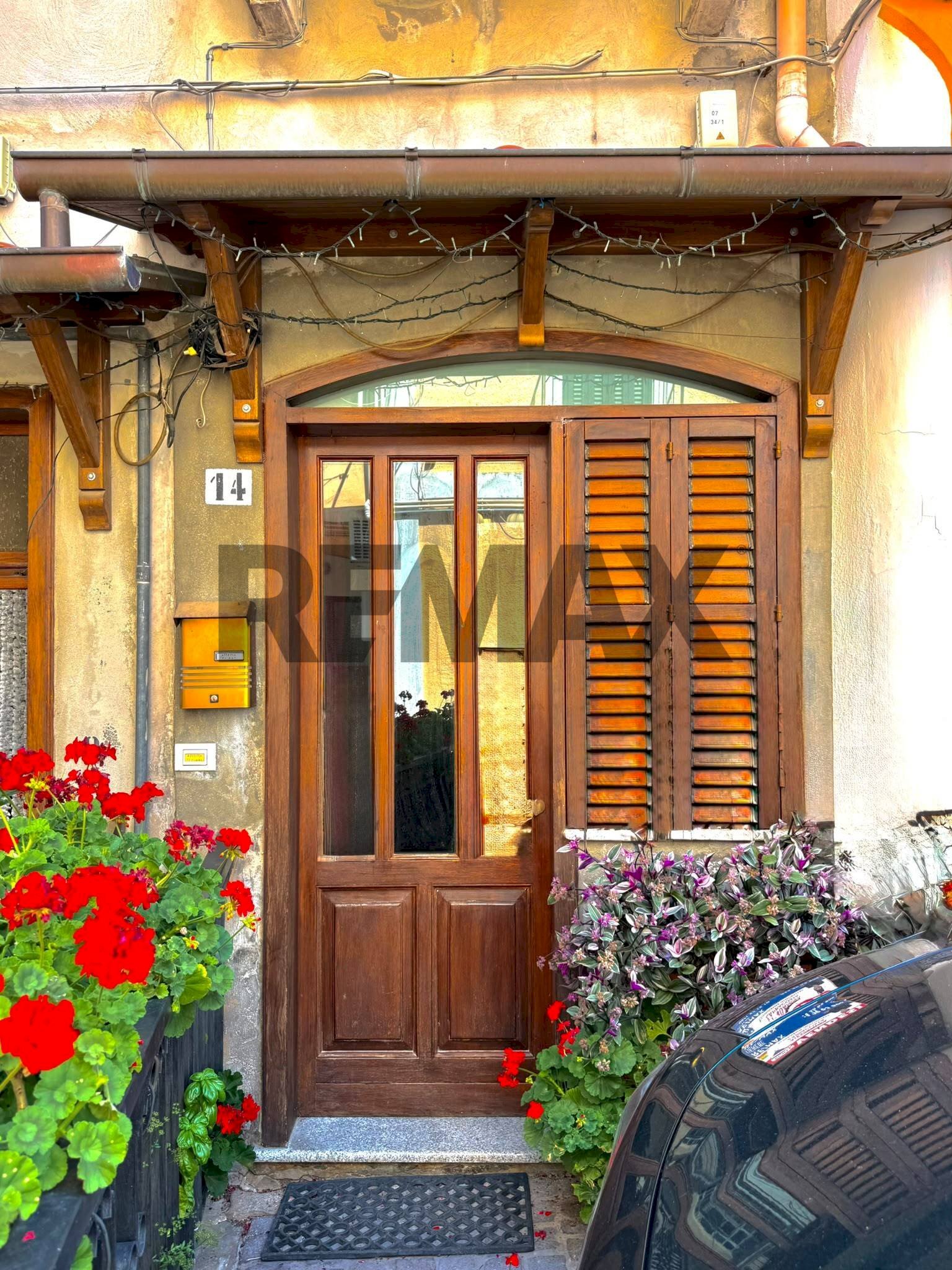 Casa all\'aperto - Casa semi indipendente Piazza Trieste
 
56, Alanno - foto 1