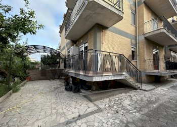 Edificio all\'aperto - Four-room apartment Via Santa Barbara
 
135, Nettuno - photo 2