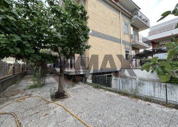 Edificio all\'aperto - Four-room apartment Via Santa Barbara
 
135, Nettuno - photo 15