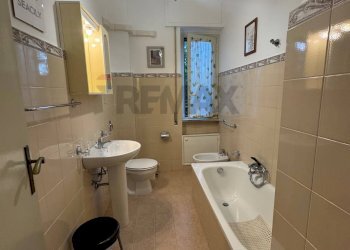 Bagno - Two-room apartment Via Imperatore Federico
 
28, Palermo - photo 10