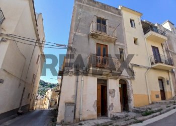 Edificio all\'aperto - Casa indipendente VIA IMMACOLATA
 
97/99, Calatafimi-Segesta - foto 1