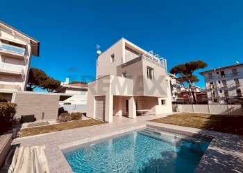 Piscina - Villa via N. Tommaseo
 
3, Jesolo - foto 70