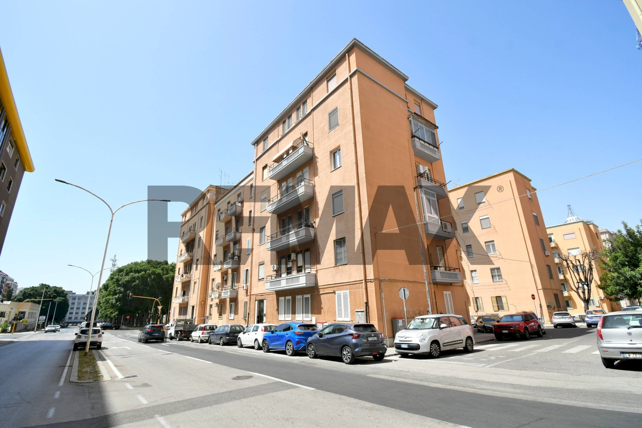 Edificio all\'aperto - Three-room apartment VIA XVIII FEBBRAIO
 
4, Cagliari - photo 1