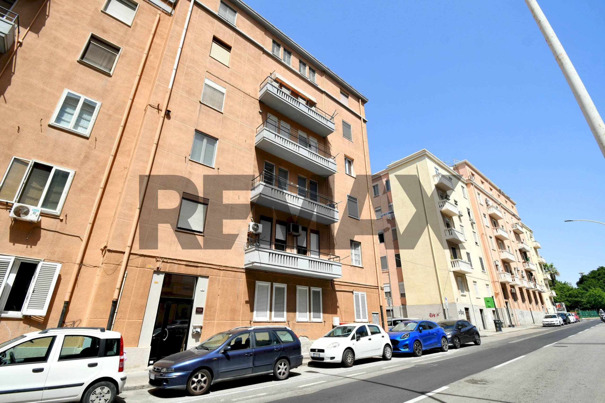 Edificio all\'aperto - Three-room apartment VIA XVIII FEBBRAIO
4, Cagliari - photo 2