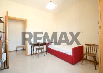 Camera / camera da letto - Trilocale VIA XVIII FEBBRAIO
 
4, Cagliari - foto 17