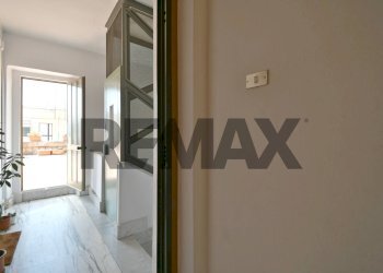 Hall / corridoio - Trilocale VIA XVIII FEBBRAIO
 
4, Cagliari - foto 19
