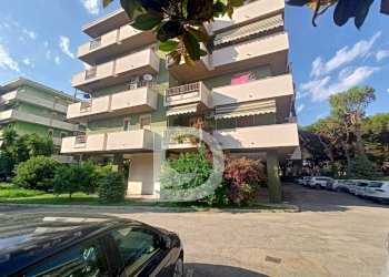 facciata-area condominiale - Trilocale Via Leonardo da Vinci
 
90, Silvi - foto 34