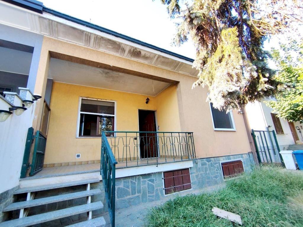 Facciata - Villa via Trento, Rho - foto 1