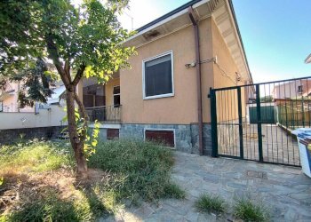 Facciata - Villa via Trento, Rho - foto 7