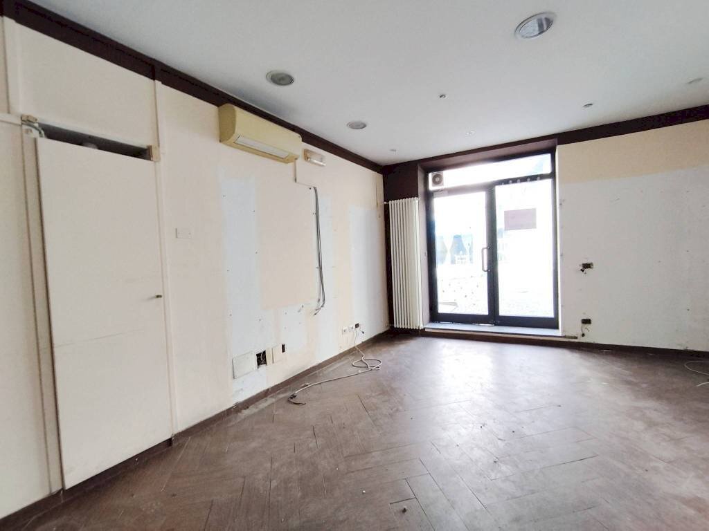Interno non residenziale - Negozio largo John Fitzgerald Kennedy, Rho - foto 1