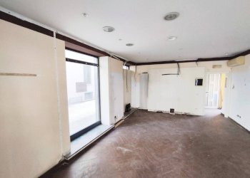 Interno non residenziale - Negozio largo John Fitzgerald Kennedy, Rho - foto 2