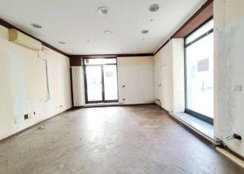 Interno non residenziale - Negozio largo John Fitzgerald Kennedy, Rho - foto 3