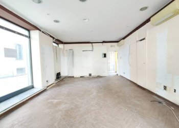 Interno non residenziale - Negozio largo John Fitzgerald Kennedy, Rho - foto 4