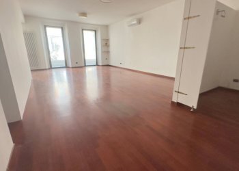 Foto 1 - Office Via Trento
41, Parma - photo 1