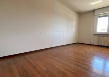 Camera da letto - Three-room apartment via Luigi Morelli, Castellanza - photo 11