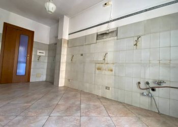 Cucina - Three-room apartment via Luigi Morelli, Castellanza - photo 28