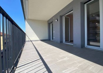 Terrazzo - Three-room apartment via Luigi Morelli, Castellanza - photo 38