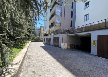 Cortile interno - Three-room apartment via Enrico dell'Acqua, Busto Arsizio - photo 6