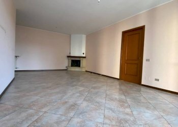 Cucina - Three-room apartment via Enrico dell'Acqua, Busto Arsizio - photo 25