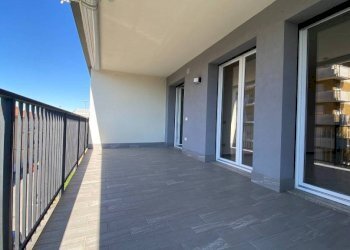 Terrazzo - Three-room apartment via Enrico dell'Acqua, Busto Arsizio - photo 34