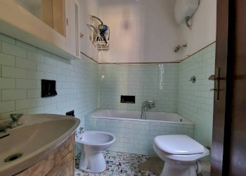 Bagno - Trilocale salita Serra Riccò, 7, Genova (zona Pontedecimo) - foto 10