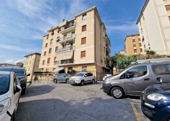 Facciata - Trilocale salita Serra Riccò, 7, Genova (zona Pontedecimo) - foto 12