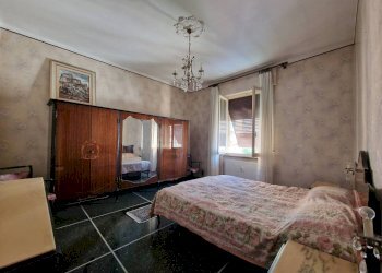 Camera da letto - Trilocale salita Serra Riccò, 7, Genova (zona Pontedecimo) - foto 21