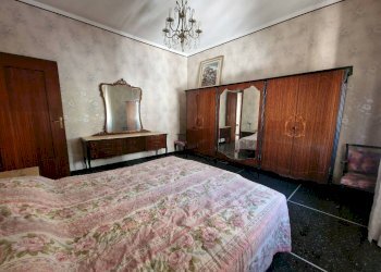 Camera da letto - Trilocale piazza San Rocco, 8, Serra Riccò - foto 22
