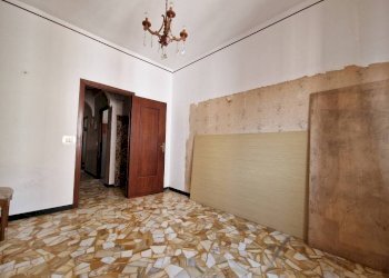 Camera da letto - Trilocale salita Serra Riccò, 7, Genova (zona Pontedecimo) - foto 24