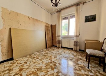 Camera da letto - Trilocale salita Serra Riccò, 7, Genova (zona Pontedecimo) - foto 25