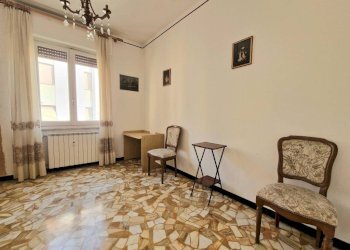 Camera da letto - Trilocale salita Serra Riccò, 7, Genova (zona Pontedecimo) - foto 26