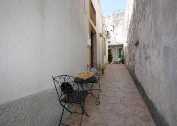 Cortile interno - Independent house via Arcivescovo Zezza, Ruffano - photo 19