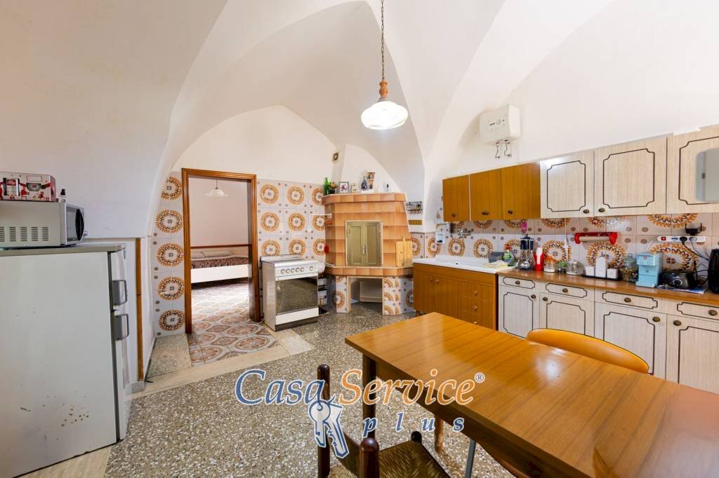 Cucina - Trilocale via Fratelli Bandiera, Tuglie - foto 3