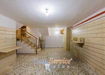 Interno palazzo - Three-room apartment via Fratelli Bandiera, Tuglie - photo 7