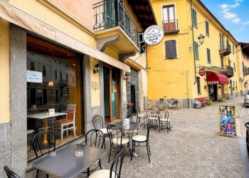 Facciata - Bar Tavola Calda - Fredda via Vittorio Emanuele II, 19, Sommariva del Bosco - foto 3