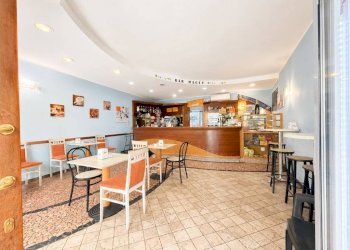 Interno non residenziale - Bar Tavola Calda - Fredda via Vittorio Emanuele II, 19, Sommariva del Bosco - foto 6