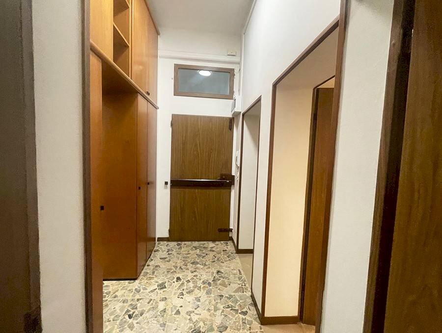 Corridoio - Trilocale via Giovanni Francesco Barbieri, 84, Bologna (zona Bolognina) - foto 1