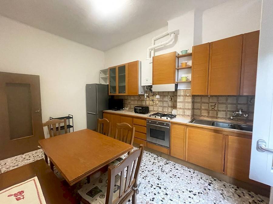 Cucina - Trilocale via Giovanni Francesco Barbieri, 84, Bologna (zona Bolognina) - foto 3
