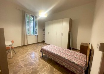 Camera da letto - Trilocale via Giovanni Francesco Barbieri, 84, Bologna (zona Bolognina) - foto 9