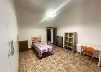 Camera da letto - Trilocale via Giovanni Francesco Barbieri, 84, Bologna (zona Bolognina) - foto 10