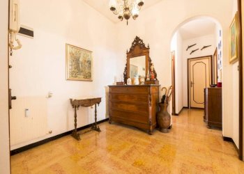 Ingresso - Appartamento via Divisione Acqui, 49, frazione Quinto Al Mare, Genova - foto 9