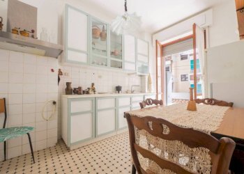 Cucina - Appartamento via Divisione Acqui, 49, frazione Quinto Al Mare, Genova - foto 12
