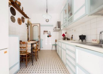 Cucina - Appartamento via Divisione Acqui, 49, frazione Quinto Al Mare, Genova - foto 14