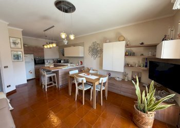 Foto 2 - Three-room apartment Via Treves
 
4, Albenga - photo 2
