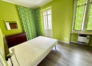 Camera da letto - Bilocale via Saluzzo, Pinerolo - foto 5