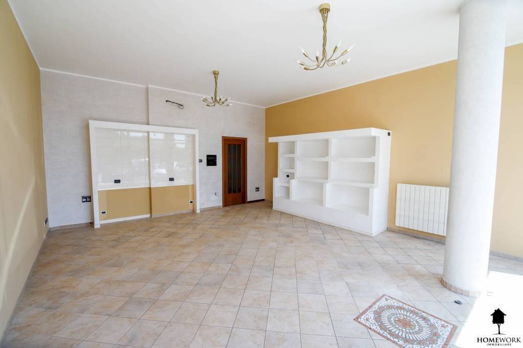 Cucina - Negozio via Paolo Regis, 64, Chivasso - foto 2