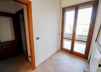 Camera da letto - Negozio via Paolo Regis, 64, Chivasso - foto 8