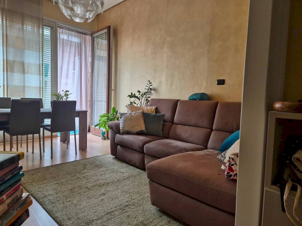 Salone - Trilocale via Vittorio Bersezio, 4, Cuneo (zona Centro) - foto 2